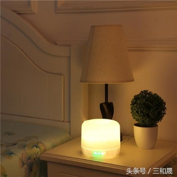 香薰加湿器一启动就让整个房间云雾缭绕