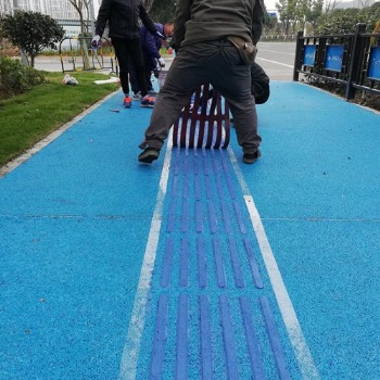 彩色沥青路面现浇金刚盲道施工 沥青路面现浇盲道价格 聚合物现浇金刚盲道