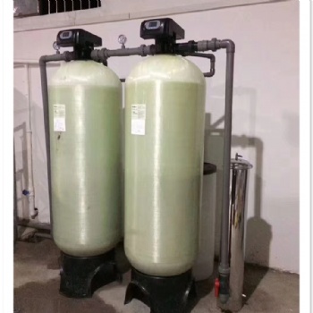 濮阳0.5吨-10吨软化水设备 除垢设备 家用软水机 软化树脂罐价格