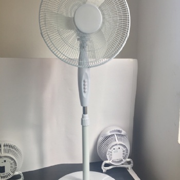 非洲南亚16寸18寸立扇12v直流无刷落地扇10w1300转BLDC太阳能风扇