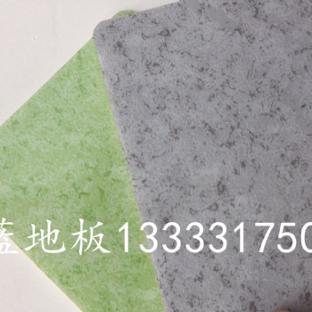 铺在地面上PVC塑料板算软PVC还是硬PVC?