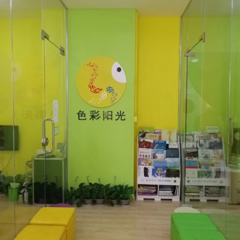 南山凯德—色彩阳光教育品牌—素质教育，思维教育，儿童原创绘本书