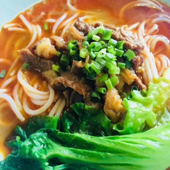 津市牛肉粉，氤氲街巷，诱人生津