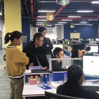 诗语线下培训，公司转型自媒体，月入30万的技巧和方法