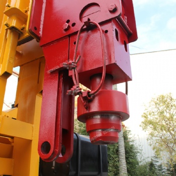 小四轮护栏打桩机 公路护栏打拔钻一体机 打桩机