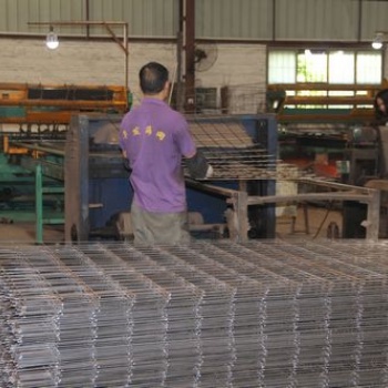 厂家供应建筑碰焊网施工加固钢筋网片养殖电焊网片