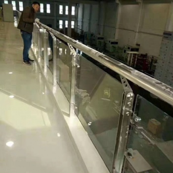 佛山厂家玻璃楼梯栏杆不锈钢立柱批发