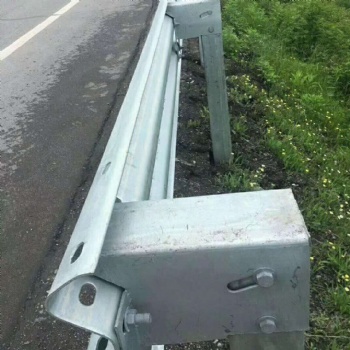 厂家高速公路波形护栏 桥梁防撞护栏 可加工定制