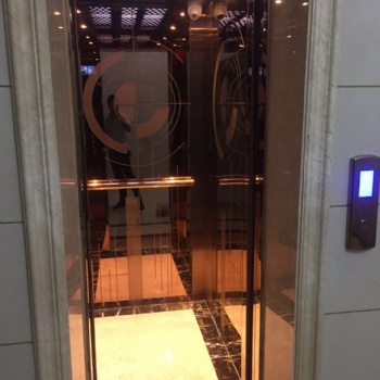 小型家用无基坑别墅电梯