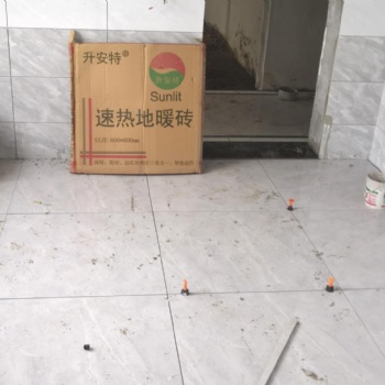 甘肃石墨烯地暖发热瓷砖发热?？橛玫缌亢图鄹穸员? /></a></div>
	<div   id=