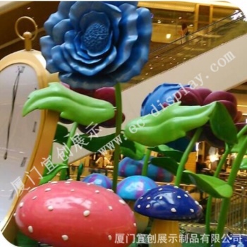 玻璃刚卡通雕塑 定制 商场道具定制生产