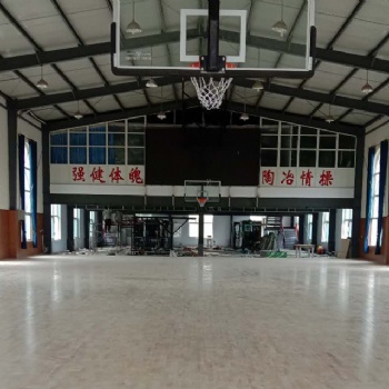 运动木地板生产翻新。