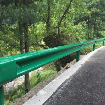 宏利厂家**高速公路波形护栏 桥梁防撞护栏 可加工定制镀锌喷塑
