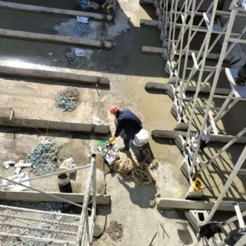 污水池伸缩缝漏水怎样补漏施工