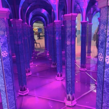 魔幻玻璃镜子迷宫，游乐场游乐设备，网红小屋，星空艺术馆，景区游乐设备