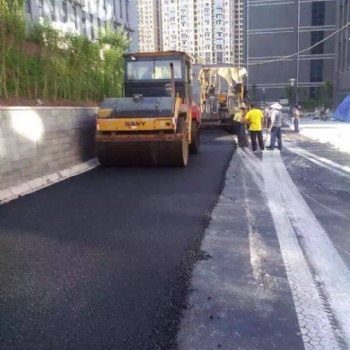 观澜沥青冷补料和沥青热料的区别