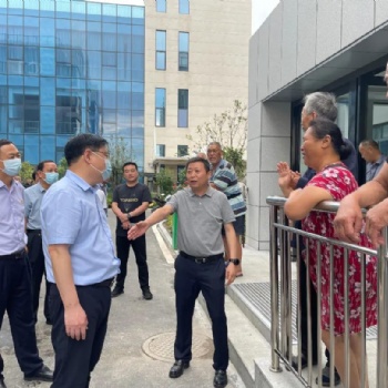 新乡高新区相关**赴泰投科创产业园慰问受灾群众！