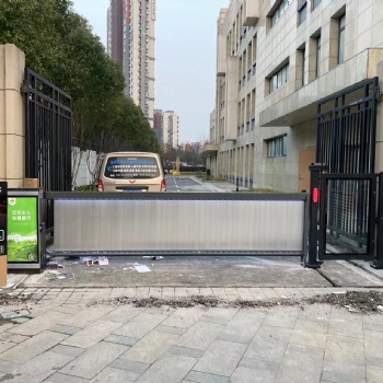 江苏南京车辆管理小区使用广告道闸