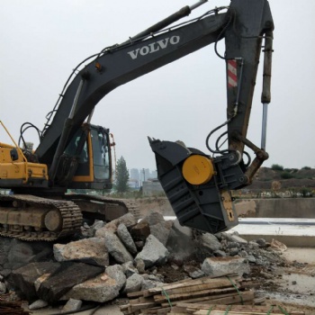 挖机破碎斗青石混凝土建筑破碎回收挖机破碎斗