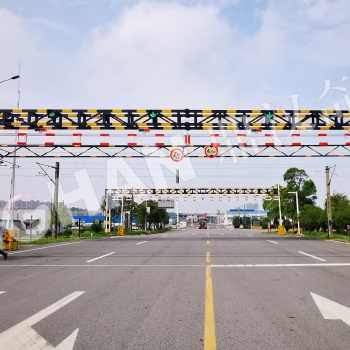 铁路平交道口智能安全防护系统