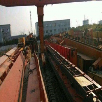 启东地区， 各种型号报废门式起重机，海港吊回收包拆除