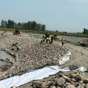景观石笼坐凳 高标准农田建设铅丝石笼 河道护坡雷诺护垫