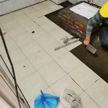 东莞卫生间防水补漏公司-高埗卫生间渗水维修发生了工程-整体卫生间翻新防水